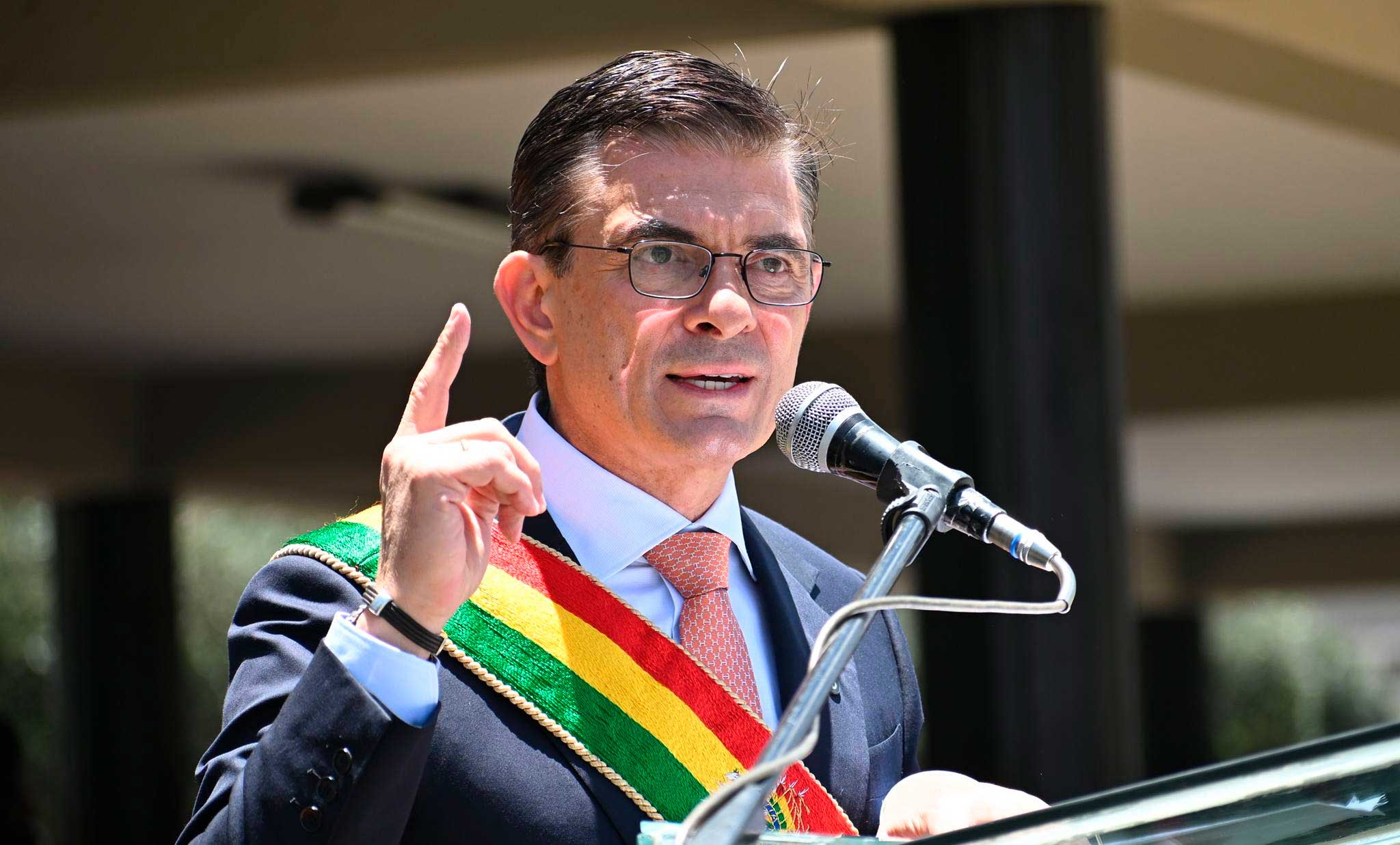 Gobierno adiciona dos días de feriado y traslada otros...